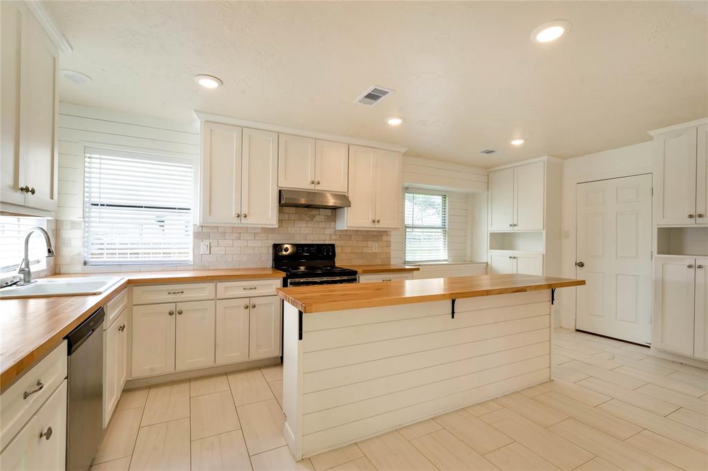 37702 Broncho Road, Simonton, Texas image 12