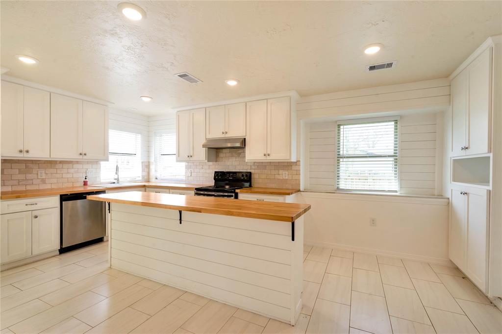 37702 Broncho Road, Simonton, Texas image 13