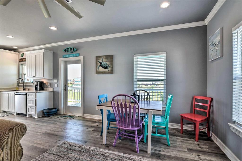 948 Holiday, Crystal Beach, Texas image 8