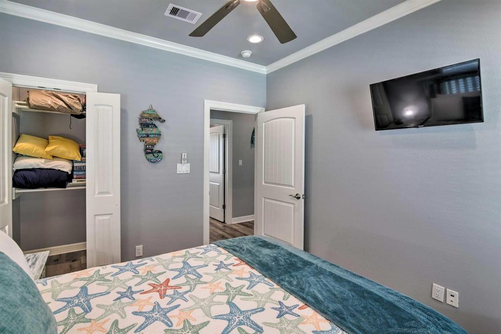 948 Holiday, Crystal Beach, Texas image 14