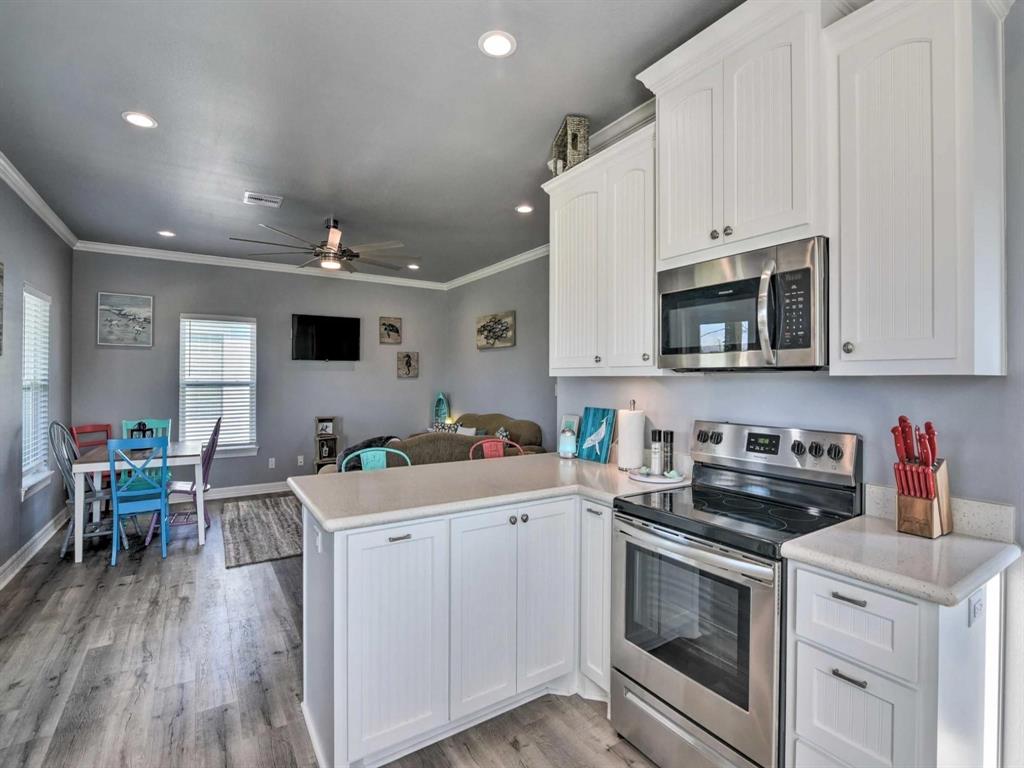 948 Holiday, Crystal Beach, Texas image 4