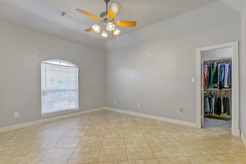 Single Family Residence in Dickinson TX 1027 27th Street 36.jpg