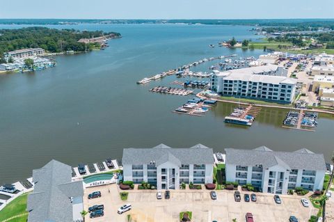 Condominium in Conroe TX 168 Lake Point Boulevard.jpg