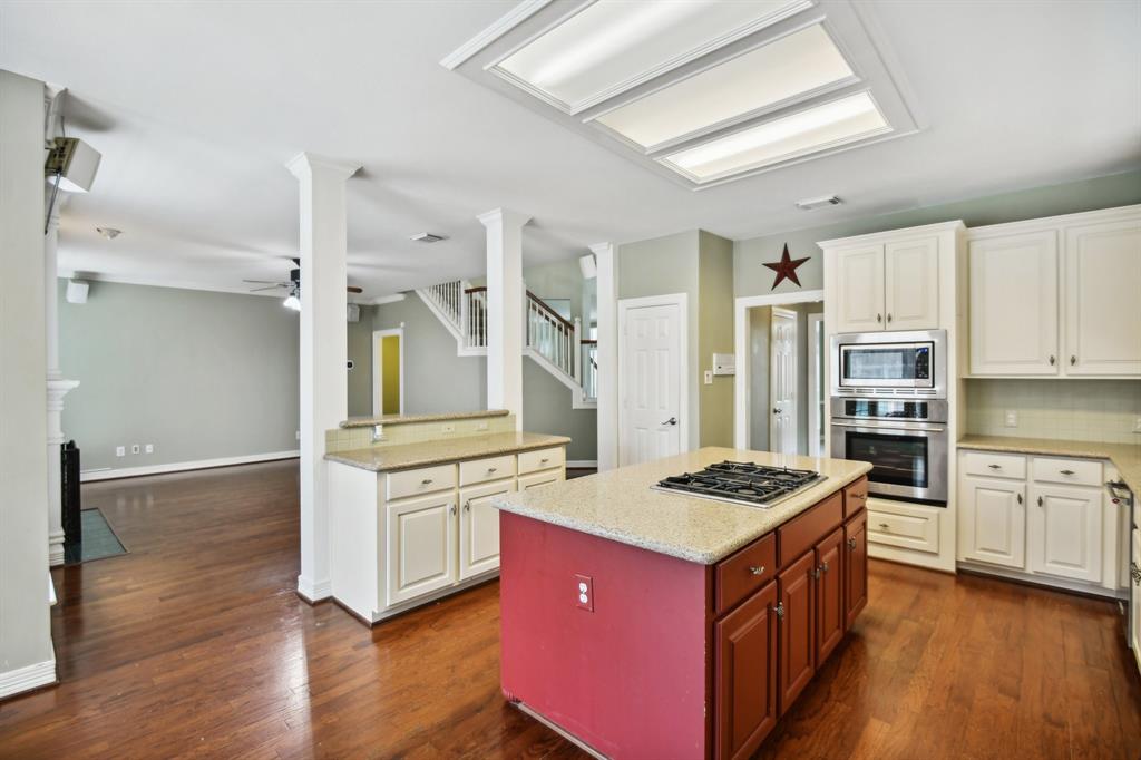 4011 N Water Iris Court, Houston, Texas image 12