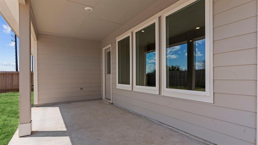 30518 Lighthouse Bluff Lane, Fulshear, Texas image 29