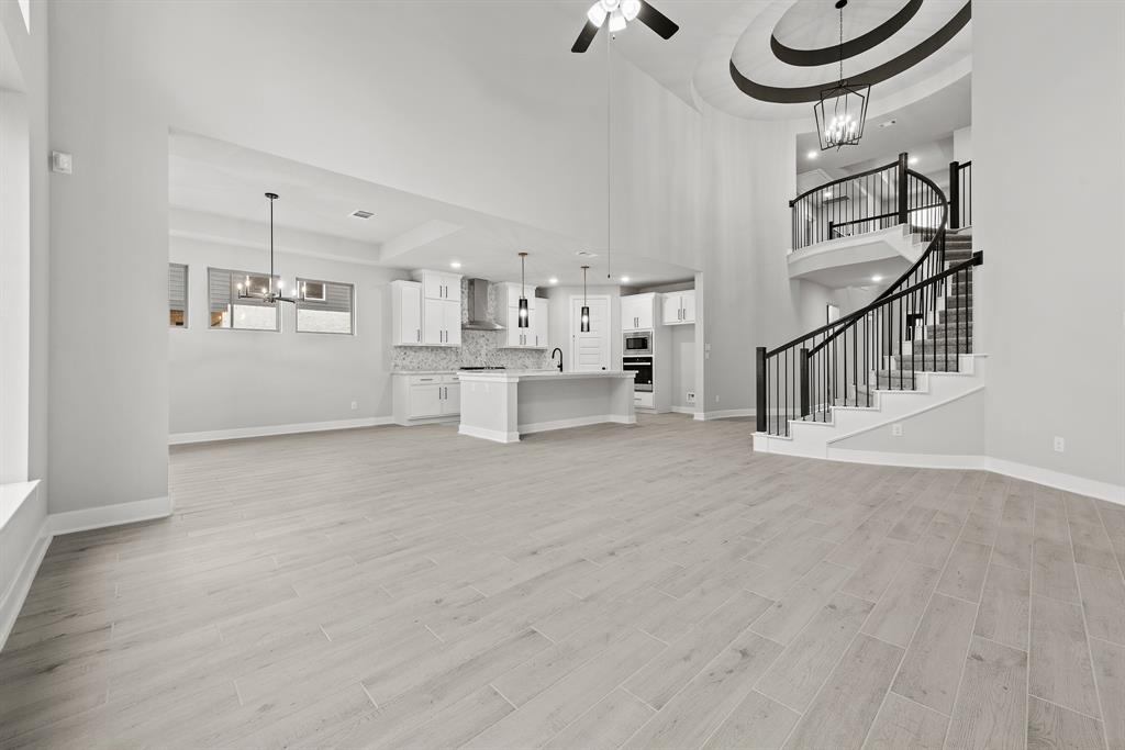 126 Mockingbird Trails Drive, Willis, Texas image 4