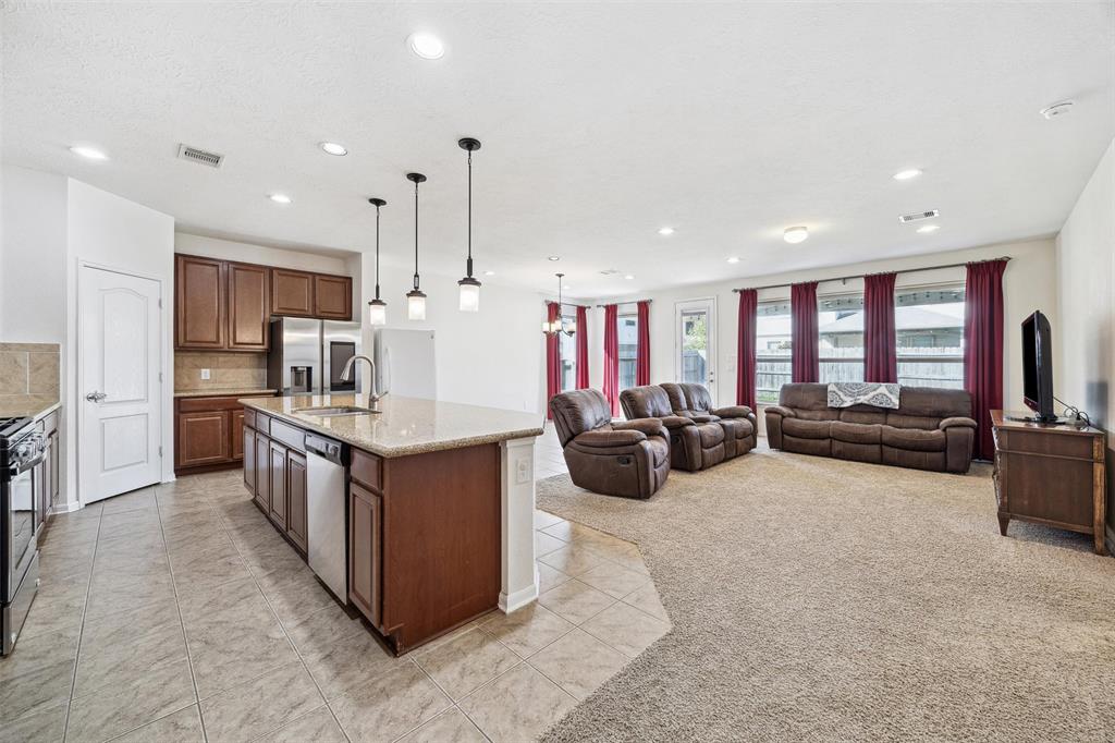 13003 Foxwood Creek Lane, Houston, Texas image 3
