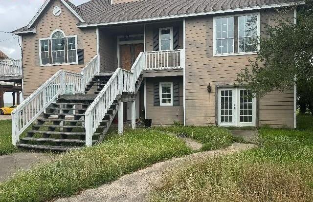 115 8th Street, San Leon, Texas image 4