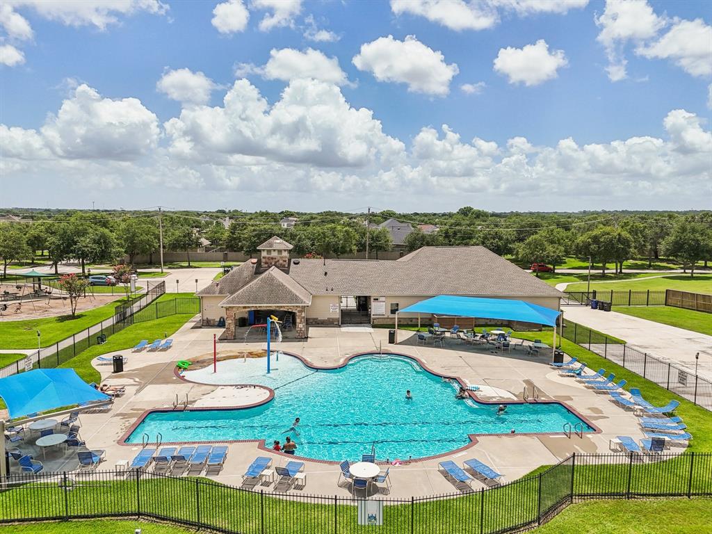 6546 Turner Fields Lane, Dickinson, Texas image 41