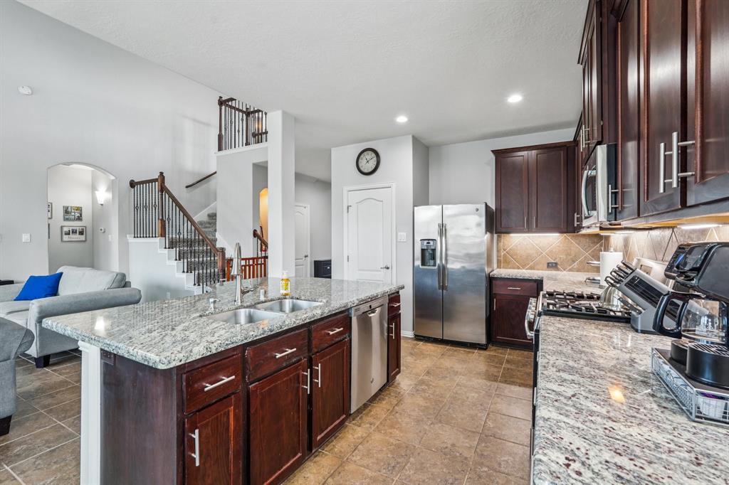 6546 Turner Fields Lane, Dickinson, Texas image 19