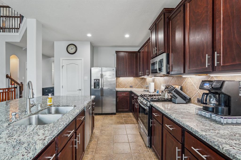 6546 Turner Fields Lane, Dickinson, Texas image 18