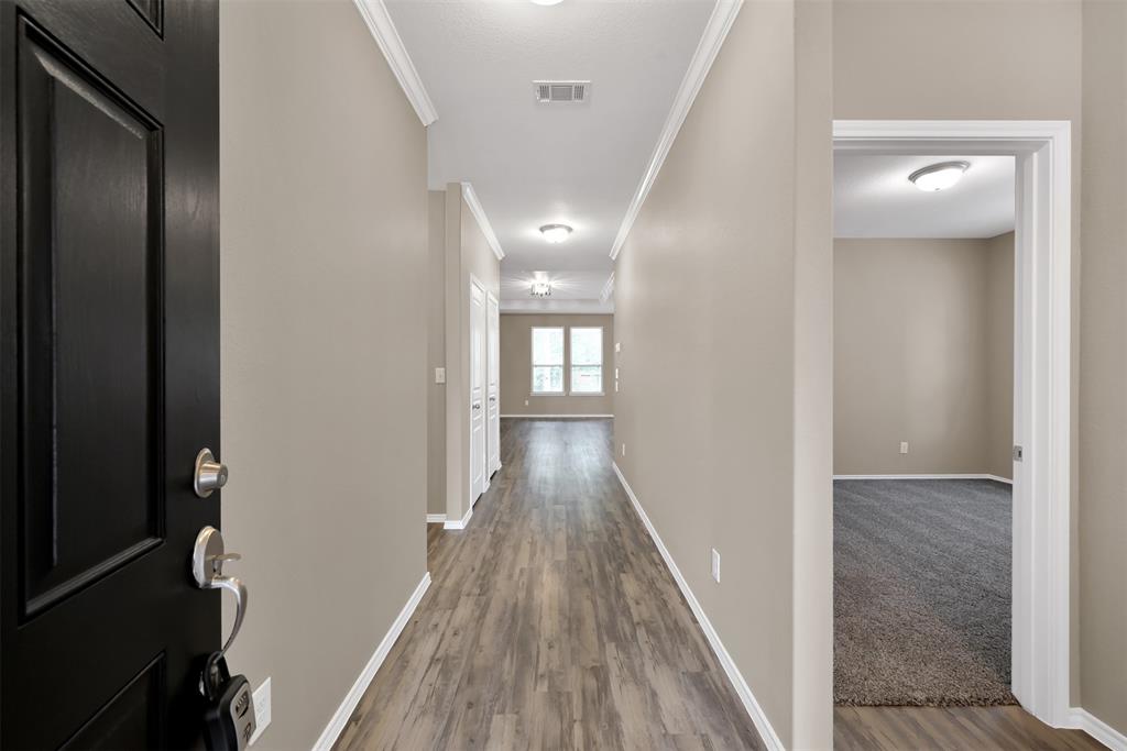 2015 Lost Timbers Drive, Conroe, Texas image 3