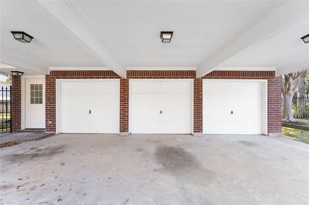 6627 Butler Oaks Court, Spring, Texas image 35