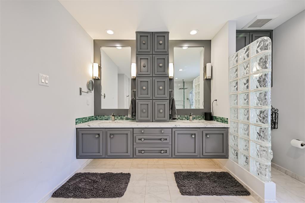 2102 Limrick Drive, Pearland, Texas image 23