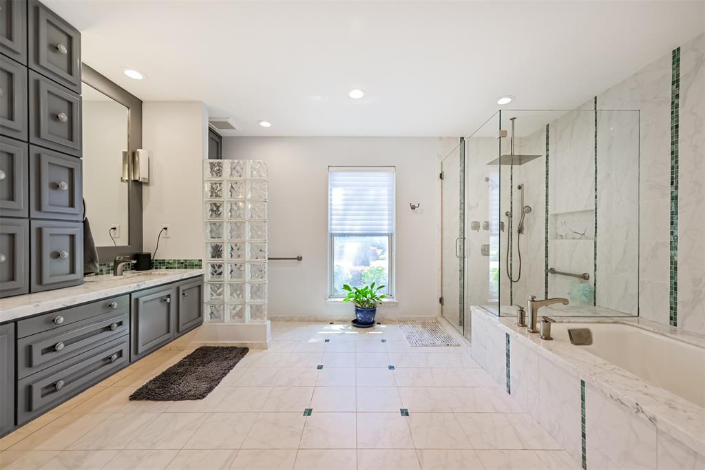 2102 Limrick Drive, Pearland, Texas image 22