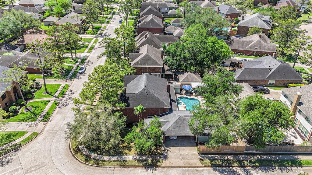 2102 Limrick Drive, Pearland, Texas image 45