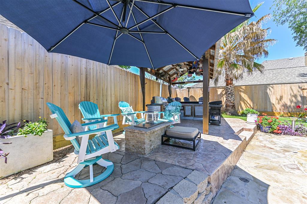 2102 Limrick Drive, Pearland, Texas image 38