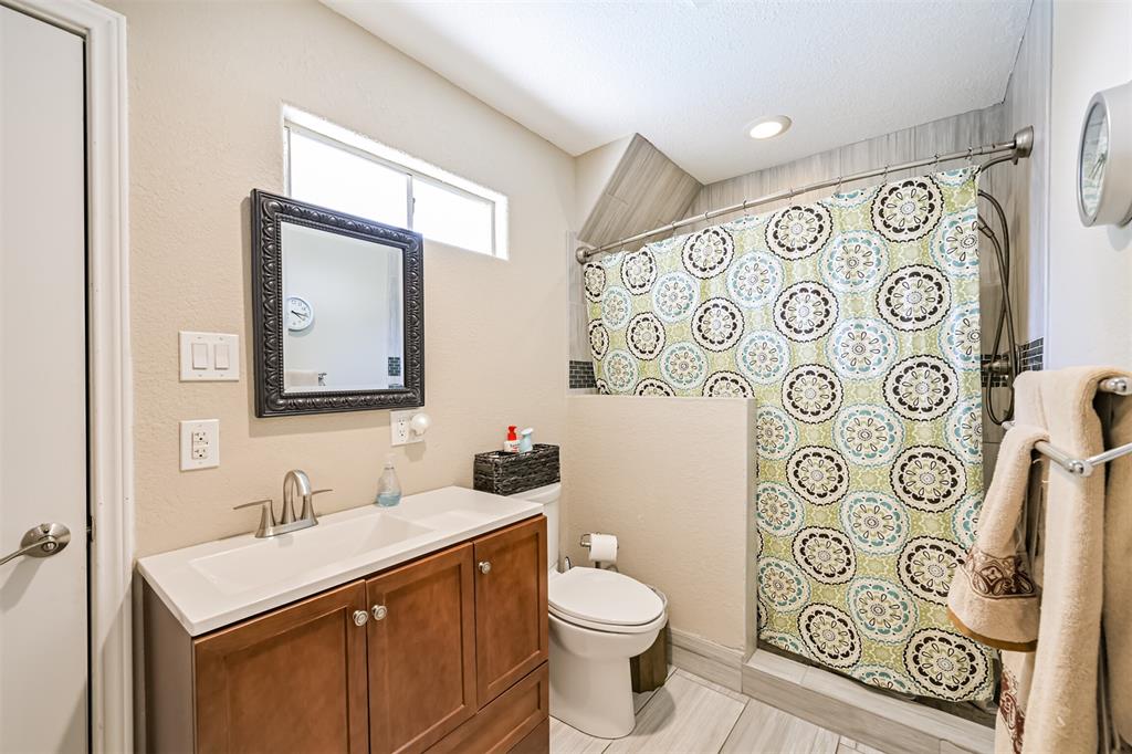 2102 Limrick Drive, Pearland, Texas image 42