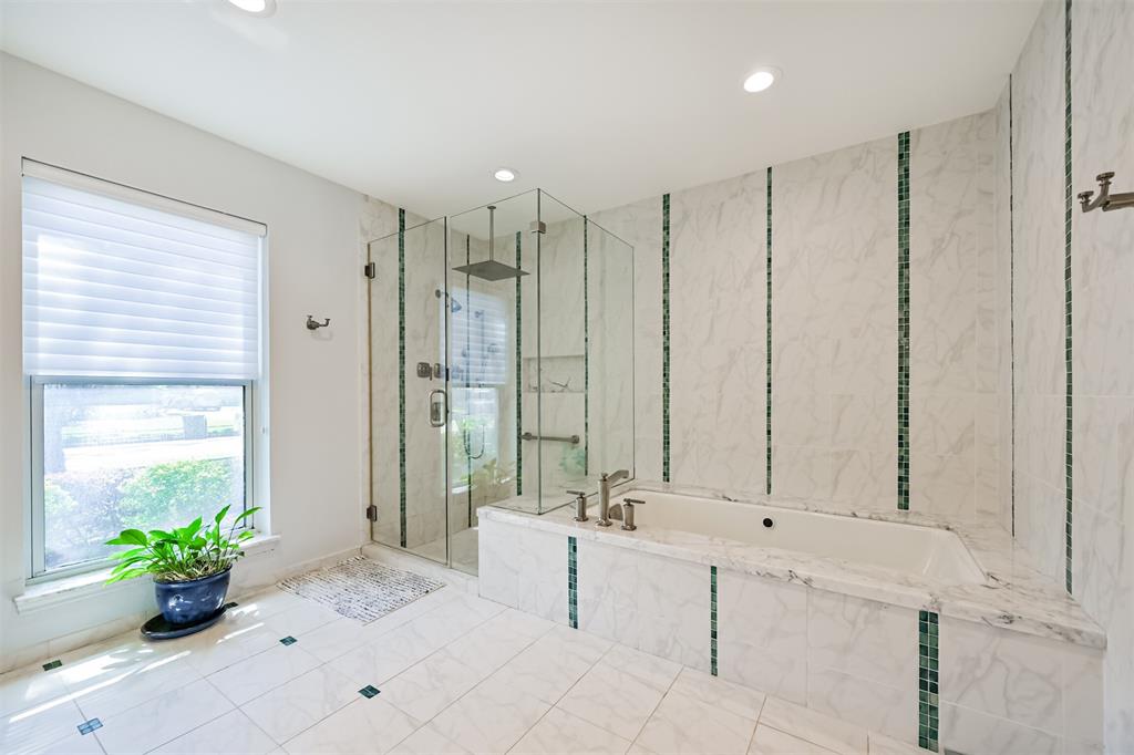 2102 Limrick Drive, Pearland, Texas image 25