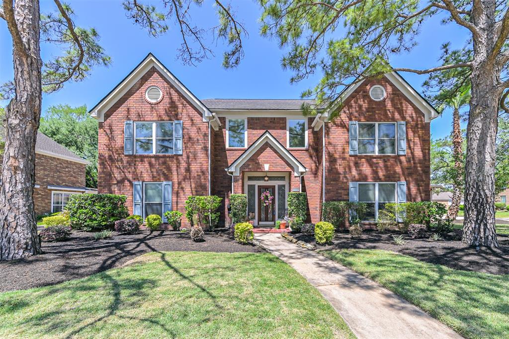 2102 Limrick Drive, Pearland, Texas image 2