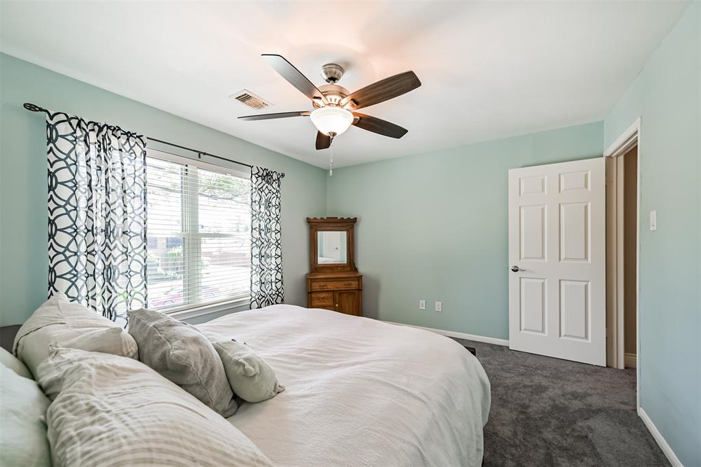 2102 Limrick Drive, Pearland, Texas image 29