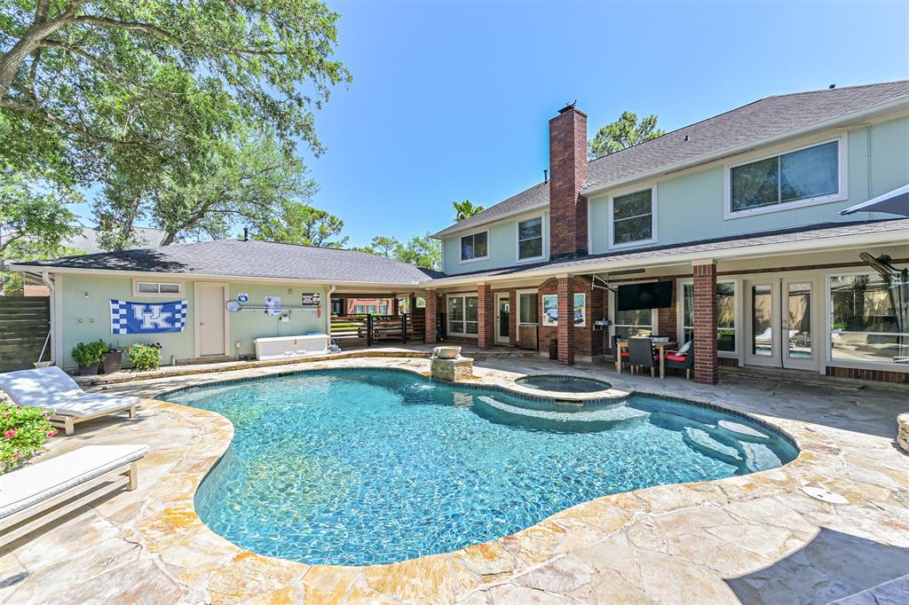 2102 Limrick Drive, Pearland, Texas image 41