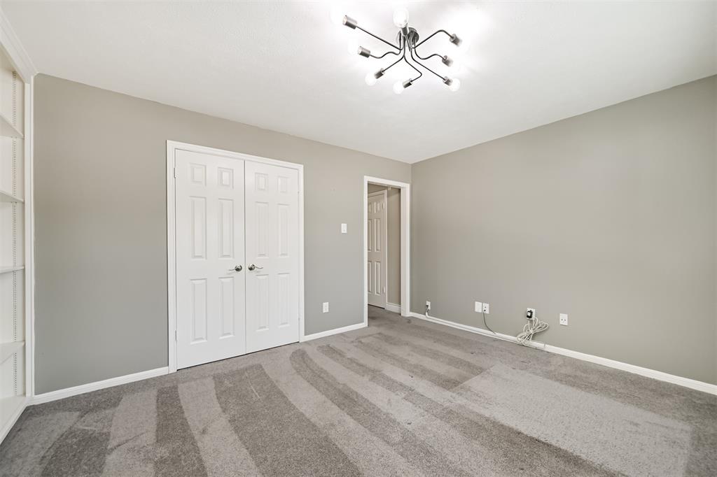 2102 Limrick Drive, Pearland, Texas image 32