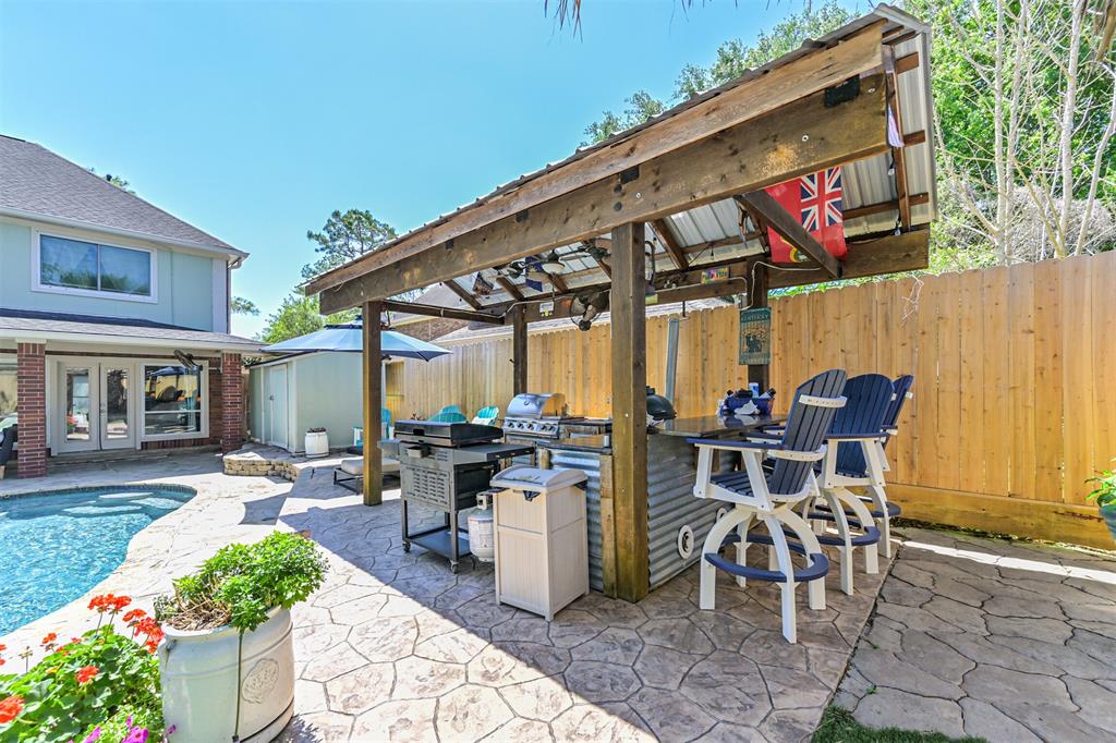 2102 Limrick Drive, Pearland, Texas image 36