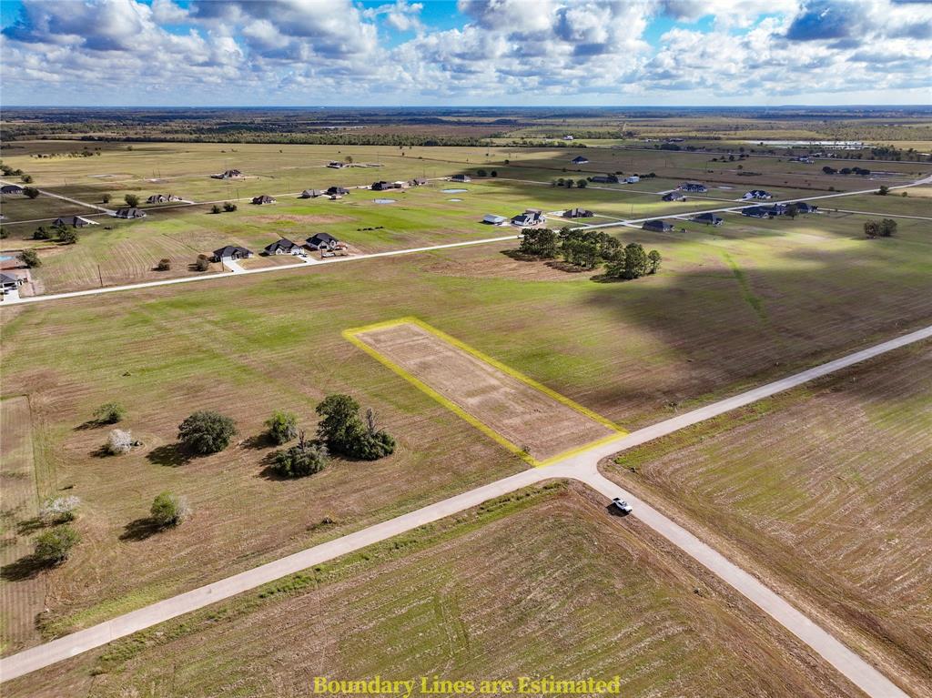 578 Quarter Horse Trail, Angleton, Texas image 1