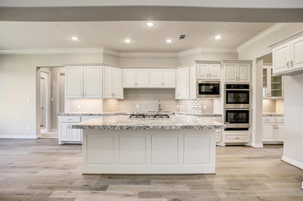 2338 Wyndam Heights Lane, Houston, Texas image 11