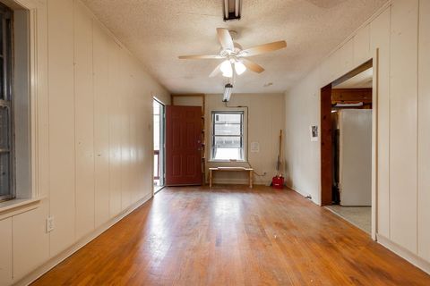 Single Family Residence in Galveston TX 3124 Avenue R 31.jpg