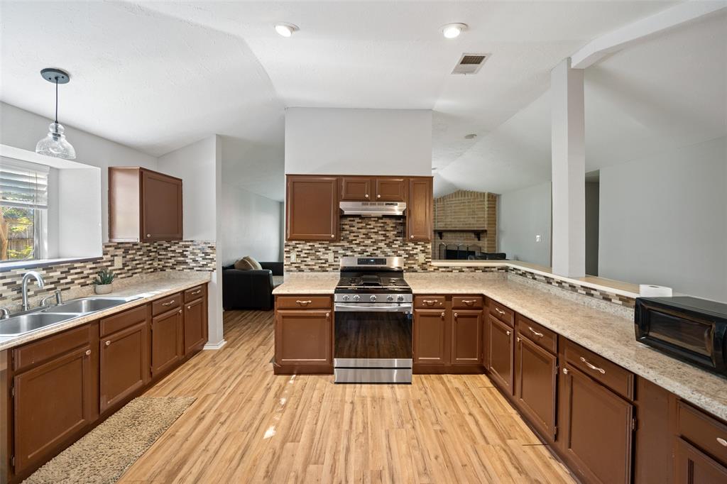 3326 Hartfield Lane, Spring, Texas image 4