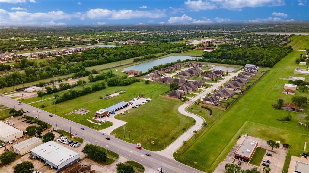 6909 W Broadway Drive, Pearland, Texas image 17