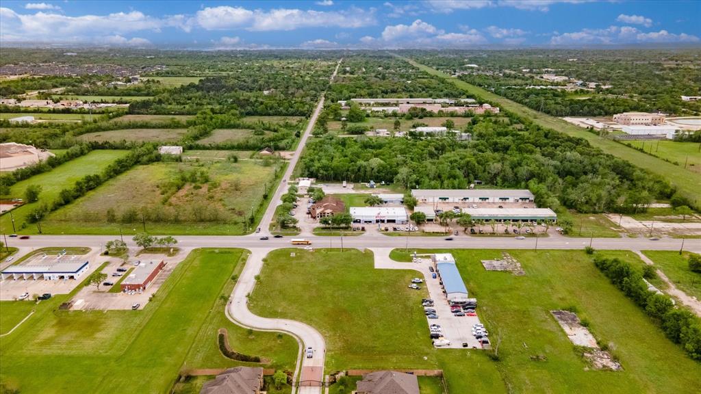 6909 W Broadway Drive, Pearland, Texas image 7