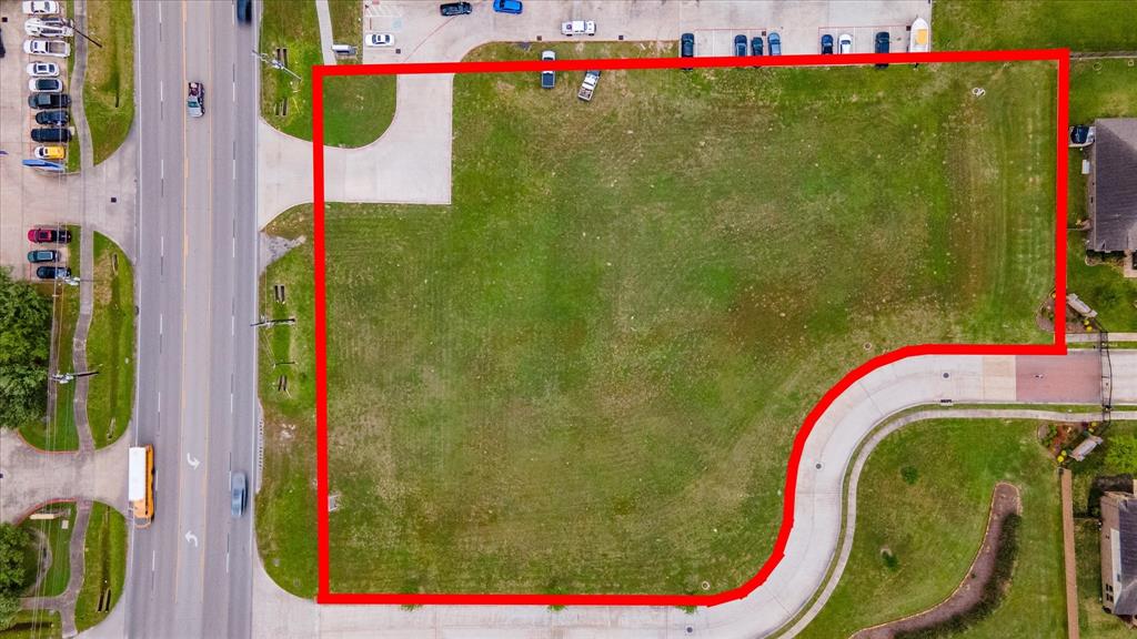 6909 W Broadway Drive, Pearland, Texas image 2