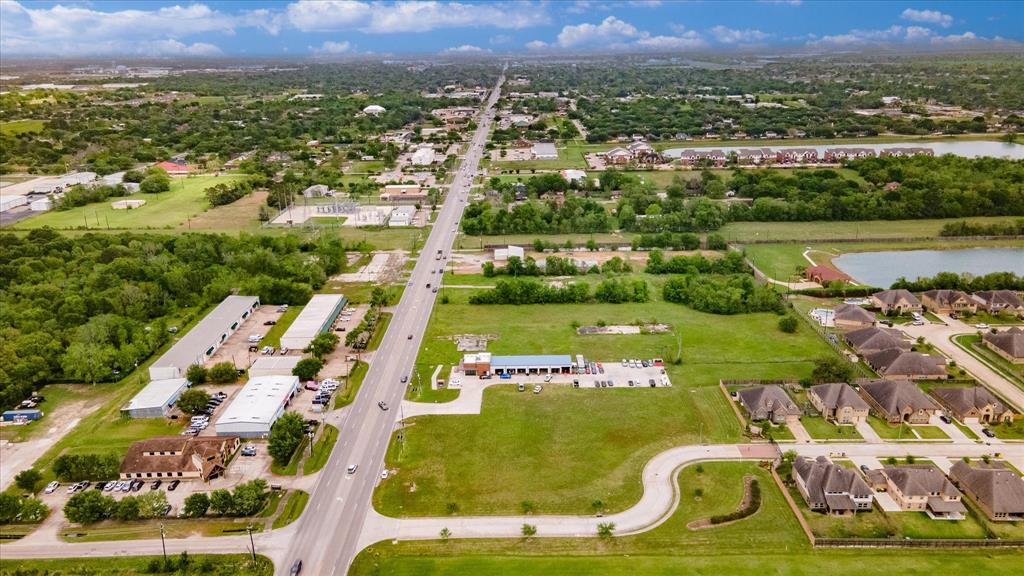 6909 W Broadway Drive, Pearland, Texas image 1