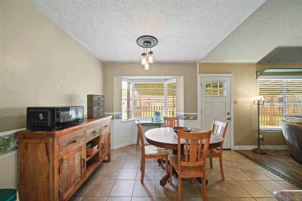 5111 Halbert Drive, Pearland, Texas image 10