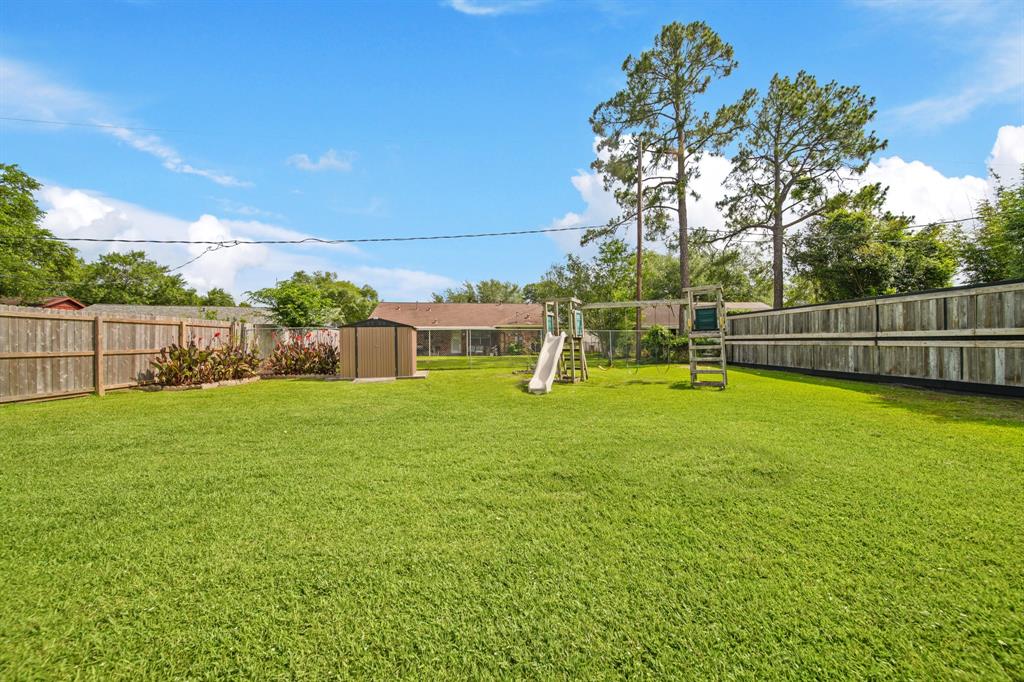 5111 Halbert Drive, Pearland, Texas image 25