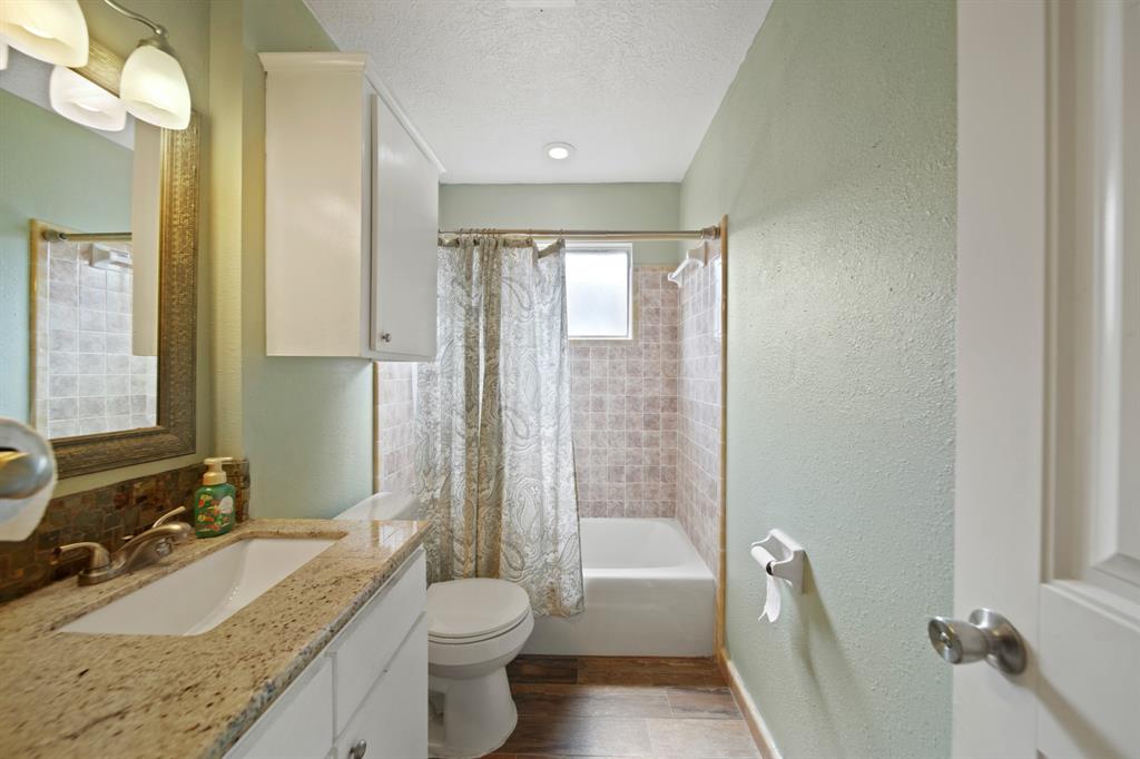 5111 Halbert Drive, Pearland, Texas image 17