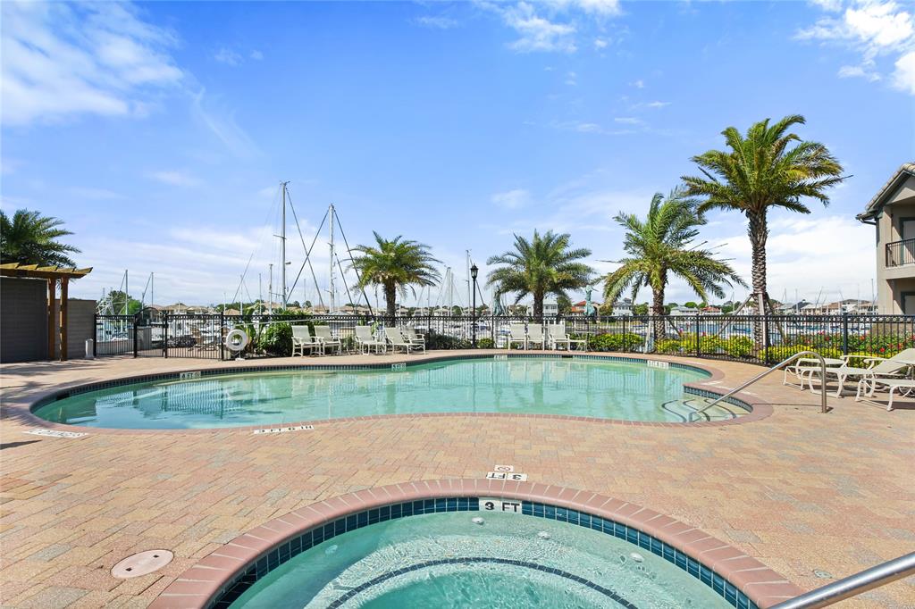 459 Mariners Drive, Kemah, Texas image 32
