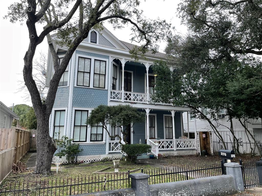 3215 Avenue P 1/2, Galveston, Texas image 1