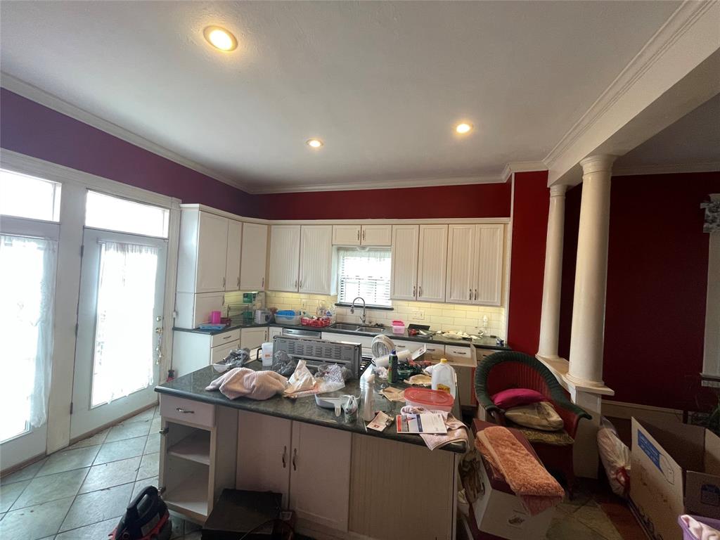 3215 Avenue P 1/2, Galveston, Texas image 2