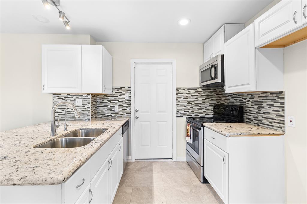 4503 Bungalow Lane, Houston, Texas image 3