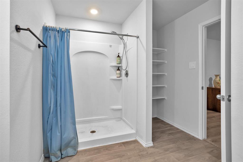 127 Barton Creek Drive, Huntsville, Texas image 22