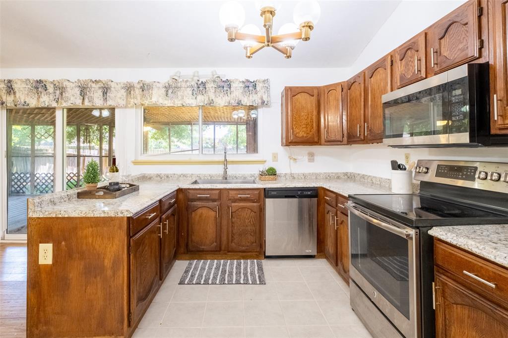 Houston, Texas 77083, United States, 3 Bedrooms Bedrooms, ,2 BathroomsBathrooms,Residential,Pending,110467