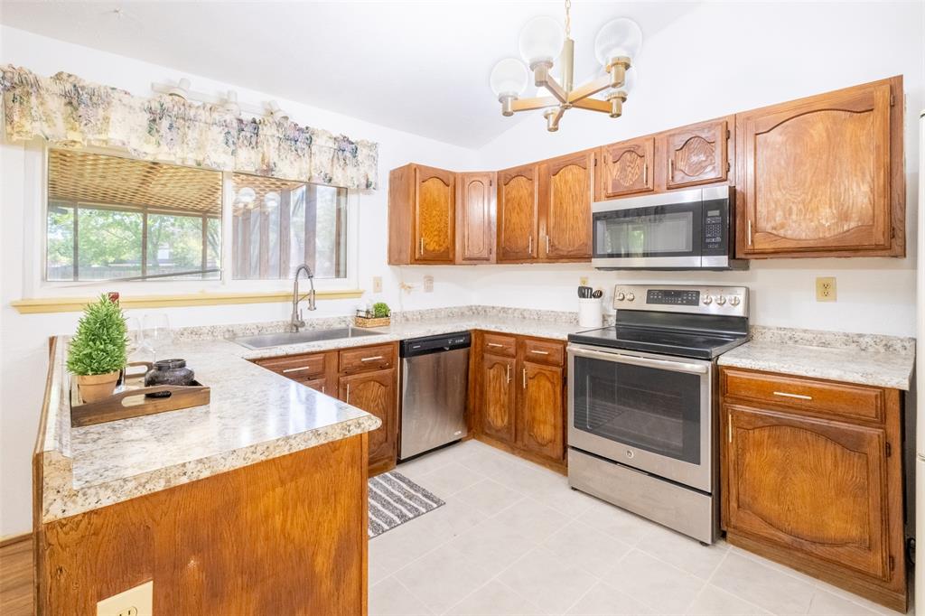 Houston, Texas 77083, United States, 3 Bedrooms Bedrooms, ,2 BathroomsBathrooms,Residential,Pending,110467