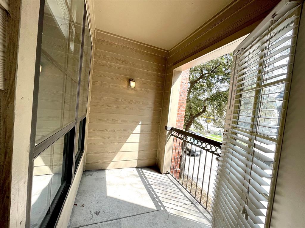 2222 Smith Street 123