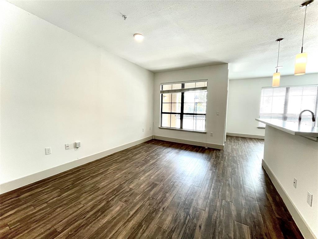 2222 Smith Street 123