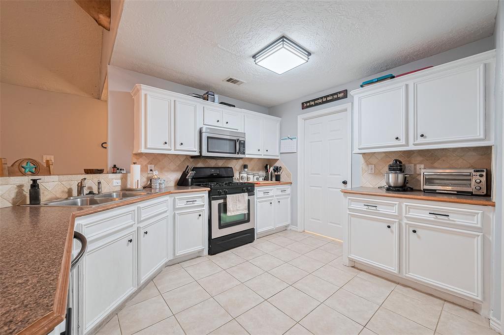 109 Moonspinner Ln, Conroe, Texas image 14