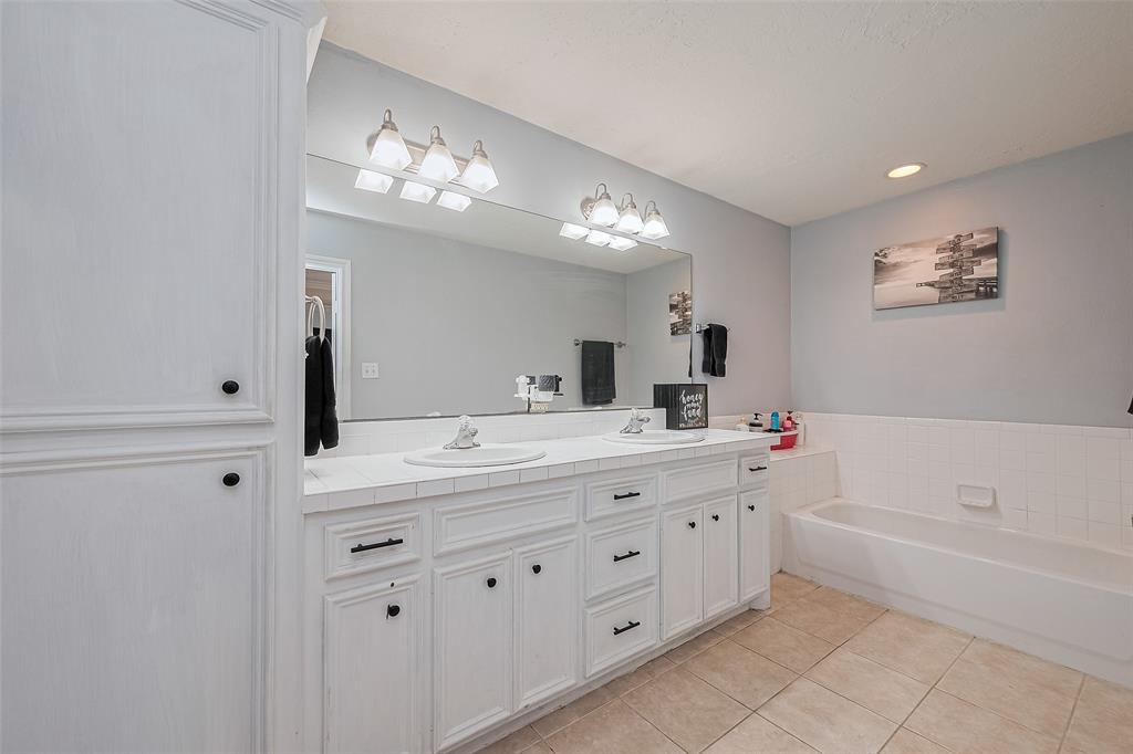 109 Moonspinner Ln, Conroe, Texas image 25